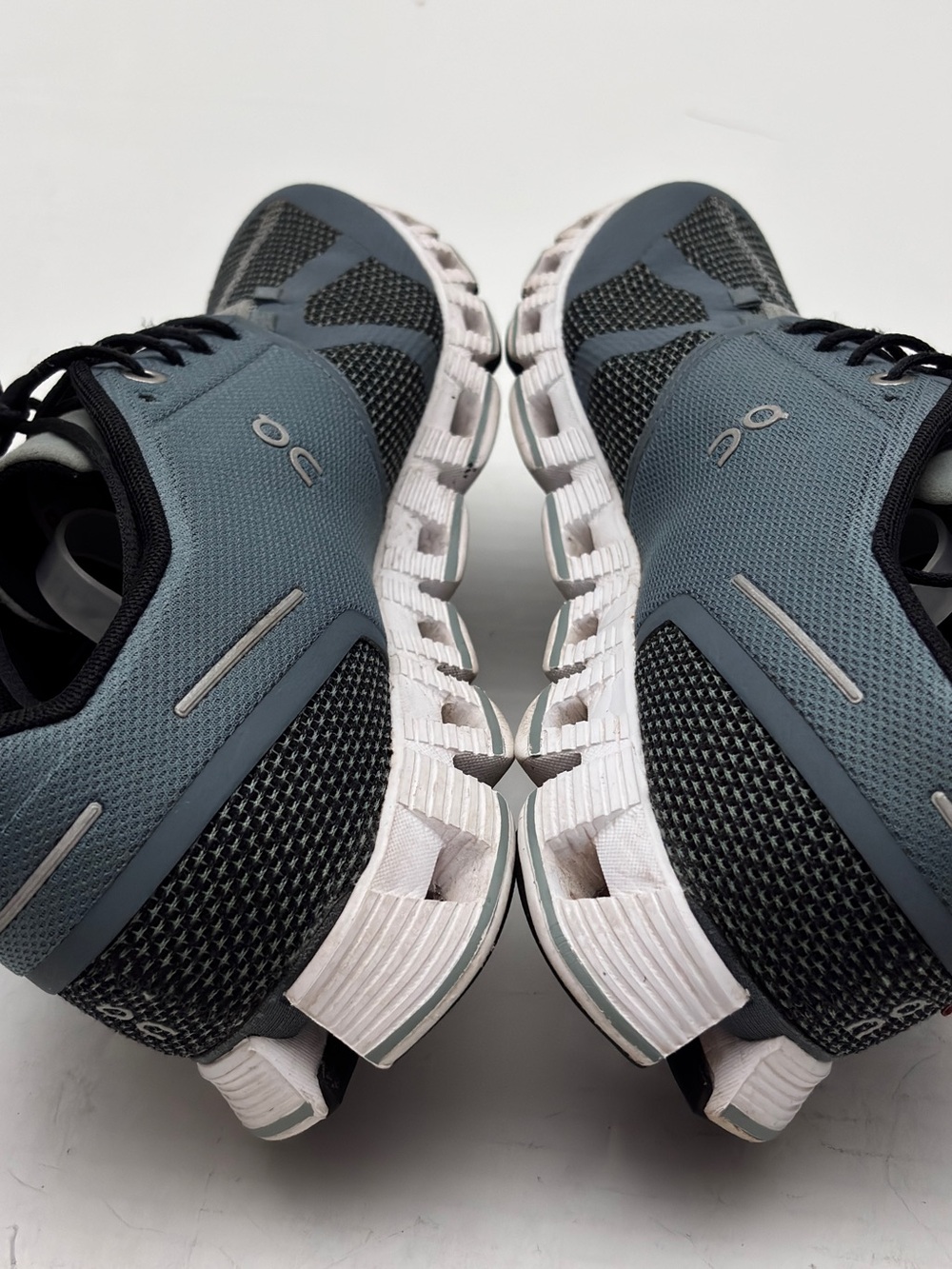 Women’s On Running On Cloud Running Cloudswift Gray Black Running Shoes 10 - Picture 5 of 9